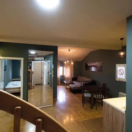 Aleksei Lägenhet Belgrad